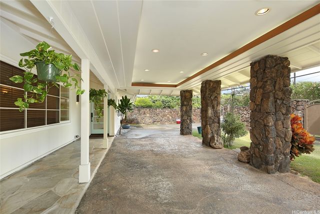 1116 Kealaolu Avenue, Honolulu, HI 96816
