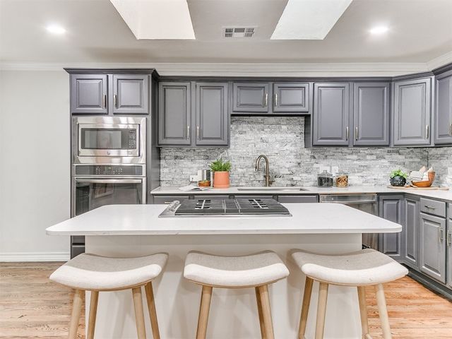 1804 Guilford Lane, Nichols Hills, OK 73120