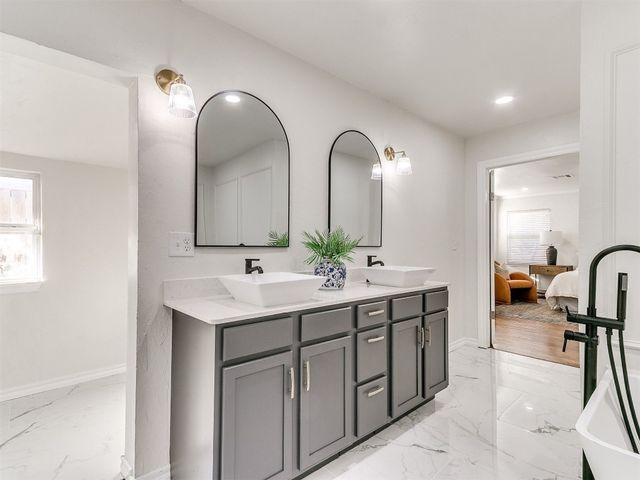 1804 Guilford Lane, Nichols Hills, OK 73120