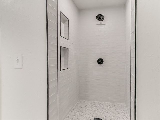1804 Guilford Lane, Nichols Hills, OK 73120