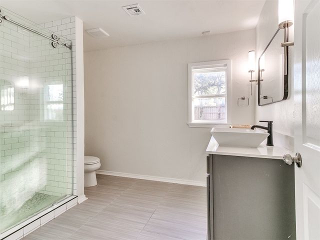 1804 Guilford Lane, Nichols Hills, OK 73120