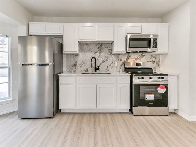 1804 Guilford Lane, Nichols Hills, OK 73120