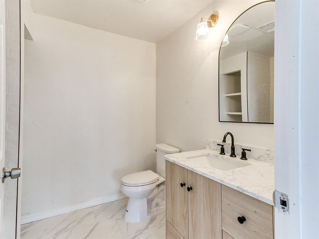 1804 Guilford Lane, Nichols Hills, OK 73120