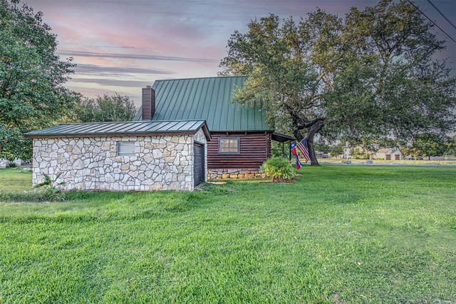 401 Lake Point DR, Horseshoe Bay, TX 78657