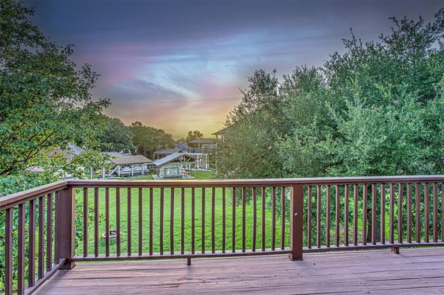 401 Lake Point DR, Horseshoe Bay, TX 78657