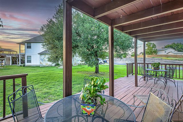401 Lake Point DR, Horseshoe Bay, TX 78657