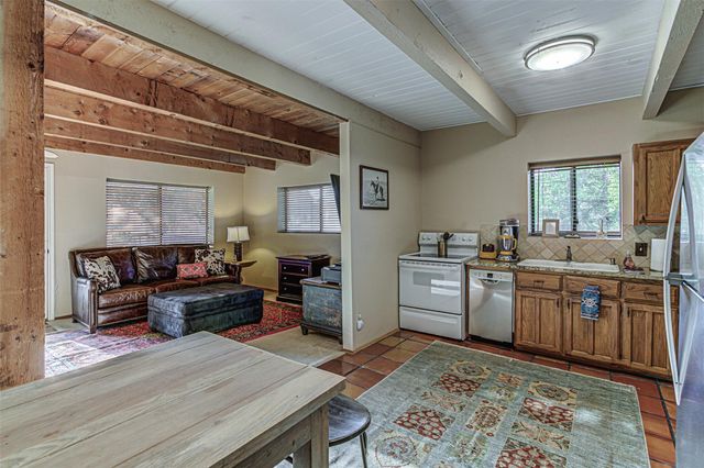 401 Lake Point DR, Horseshoe Bay, TX 78657