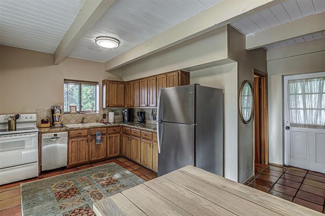 401 Lake Point DR, Horseshoe Bay, TX 78657