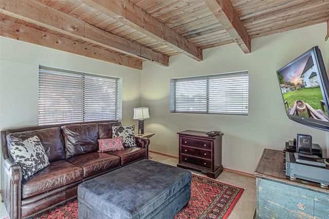 401 Lake Point DR, Horseshoe Bay, TX 78657