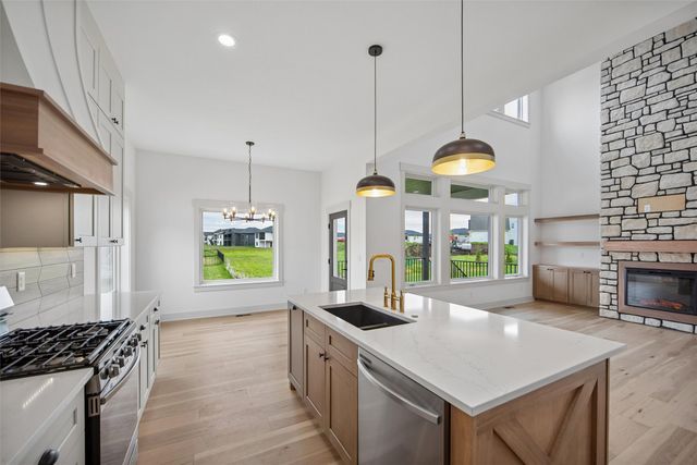 4081 NW 181st Street, Clive, IA 50325