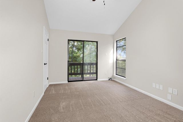 16 Creek Forest Lane, Conroe, TX 77384