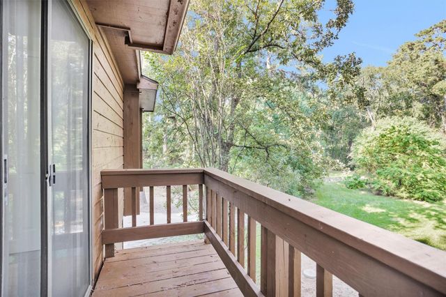 16 Creek Forest Lane, Conroe, TX 77384