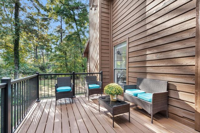 16 Creek Forest Lane, Conroe, TX 77384