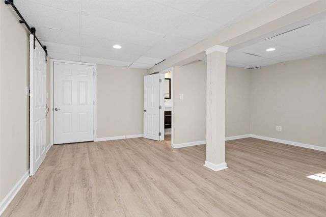 16 Creek Forest Lane, Conroe, TX 77384