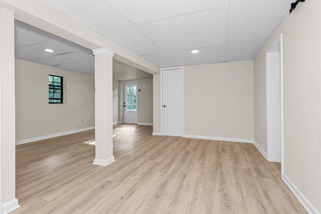 16 Creek Forest Lane, Conroe, TX 77384