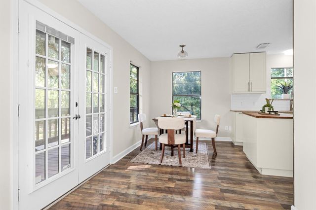 16 Creek Forest Lane, Conroe, TX 77384