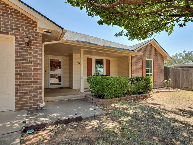 2137 NE 13th Street, Moore, OK 73160