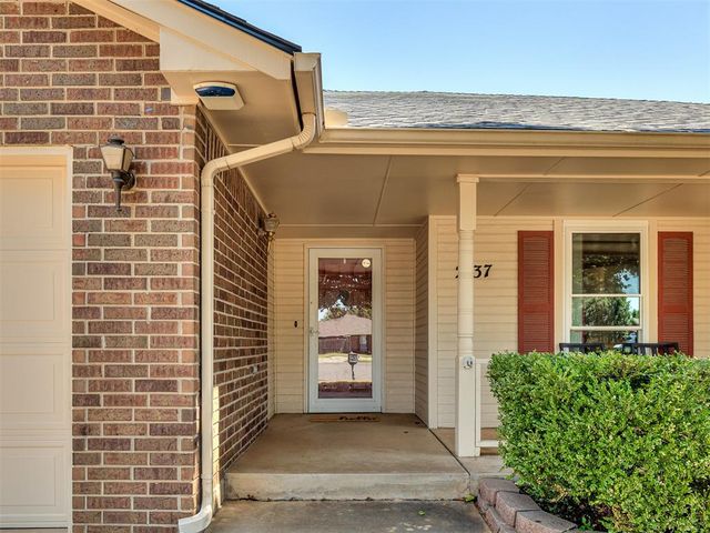 2137 NE 13th Street, Moore, OK 73160