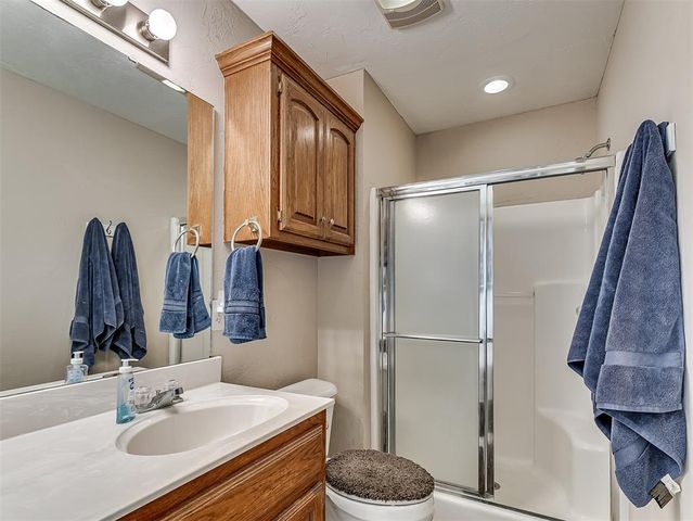 2137 NE 13th Street, Moore, OK 73160