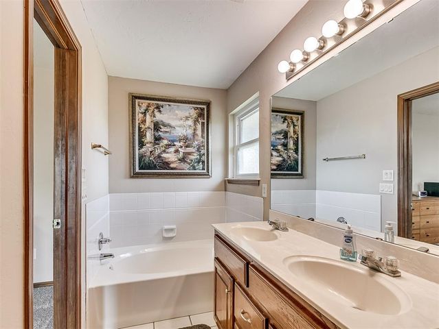 2137 NE 13th Street, Moore, OK 73160