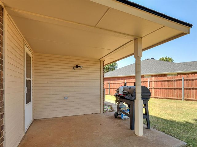 2137 NE 13th Street, Moore, OK 73160
