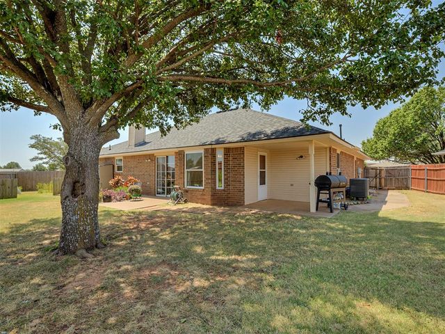 2137 NE 13th Street, Moore, OK 73160