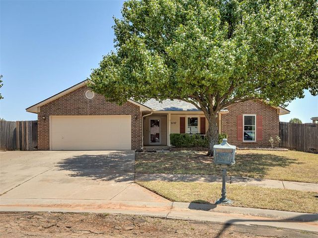 2137 NE 13th Street, Moore, OK 73160