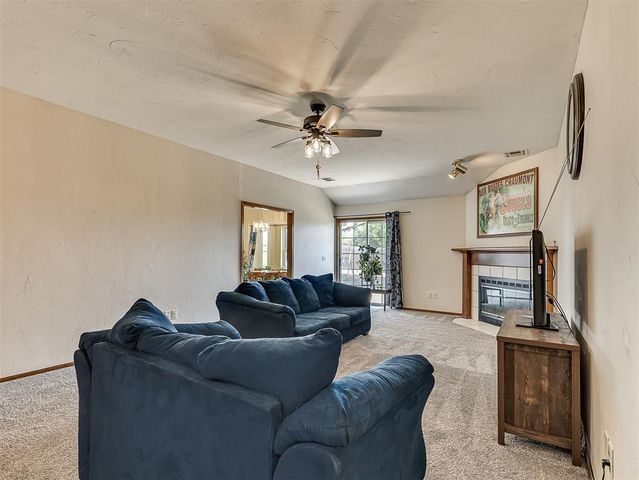 2137 NE 13th Street, Moore, OK 73160