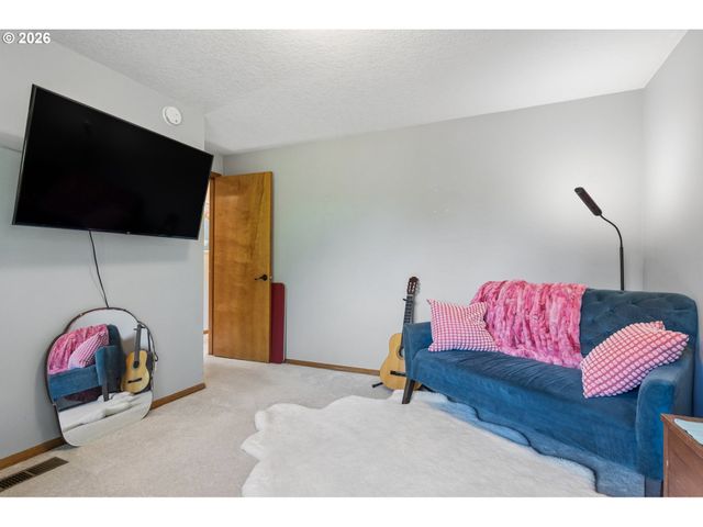 6910 Sw POTOMAC St, Tualatin, OR 97062