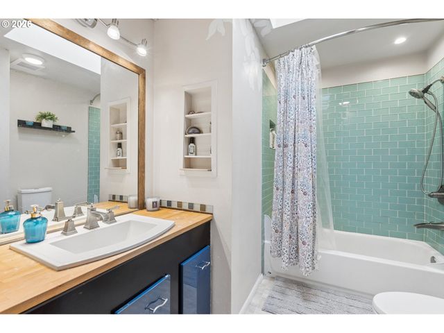 6910 Sw POTOMAC St, Tualatin, OR 97062