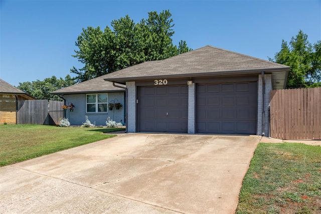 320 E Elder Lane, Mustang, OK 73064