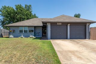 320 E Elder Lane, Mustang, OK 73064