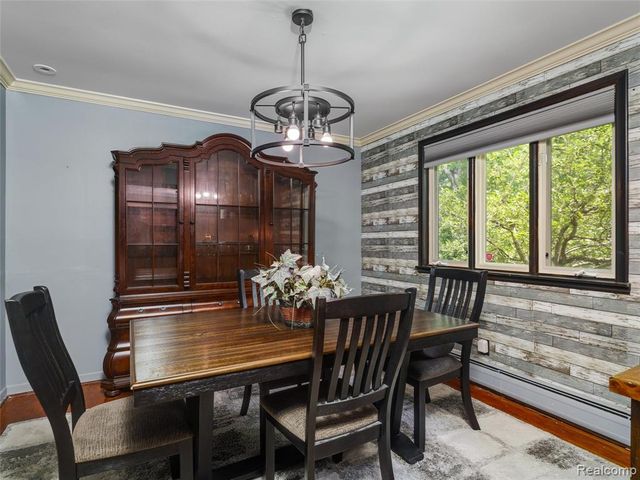 2143 Avoncrest Drive, Rochester Hills, MI 48309