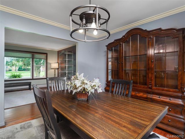 2143 Avoncrest Drive, Rochester Hills, MI 48309