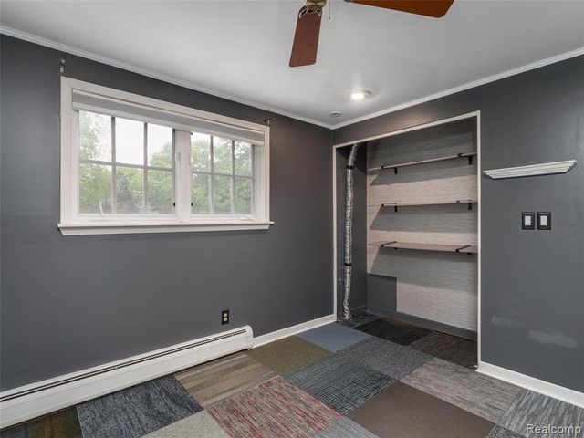 2143 Avoncrest Drive, Rochester Hills, MI 48309