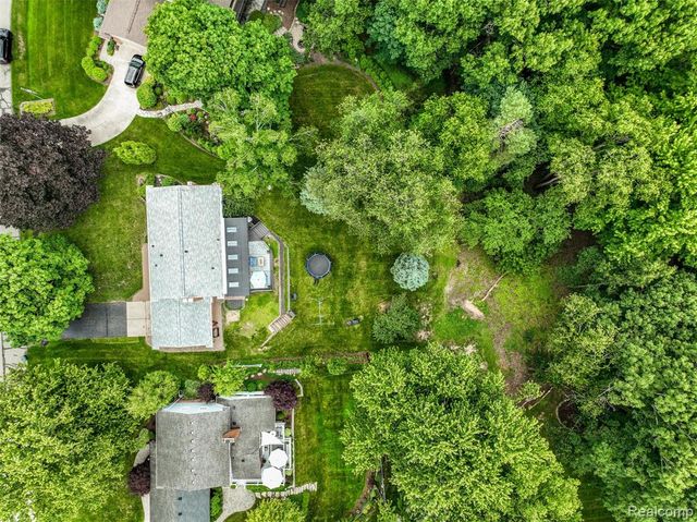 2143 Avoncrest Drive, Rochester Hills, MI 48309