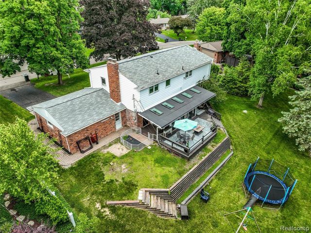 2143 Avoncrest Drive, Rochester Hills, MI 48309