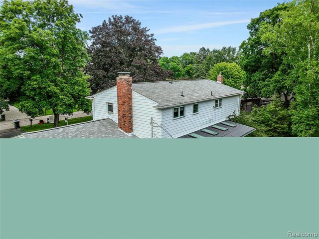 2143 Avoncrest Drive, Rochester Hills, MI 48309