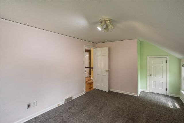 435 61st Street, Des Moines, IA 50312