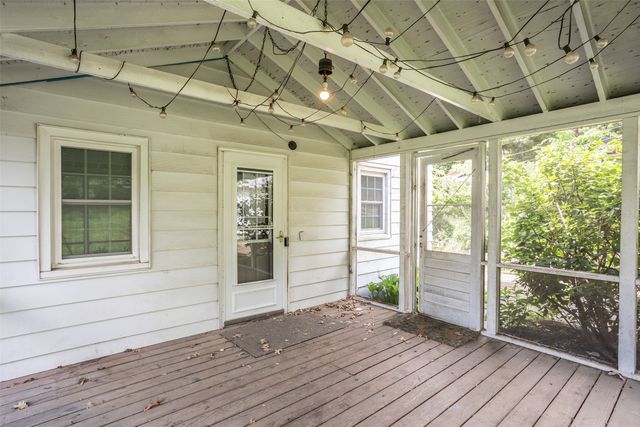 435 61st Street, Des Moines, IA 50312