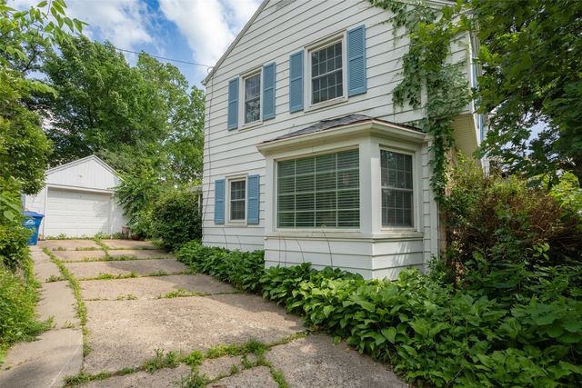435 61st Street, Des Moines, IA 50312