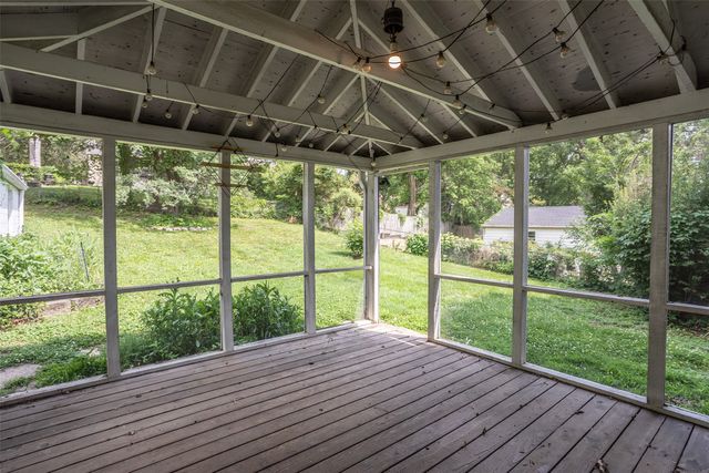 435 61st Street, Des Moines, IA 50312