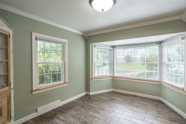 435 61st Street, Des Moines, IA 50312