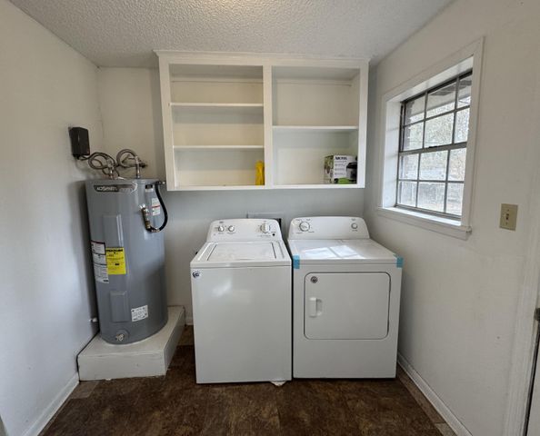 311 Lake St, New Llano, LA 71461