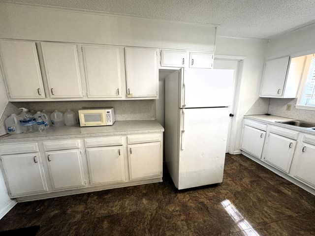 311 Lake St, New Llano, LA 71461