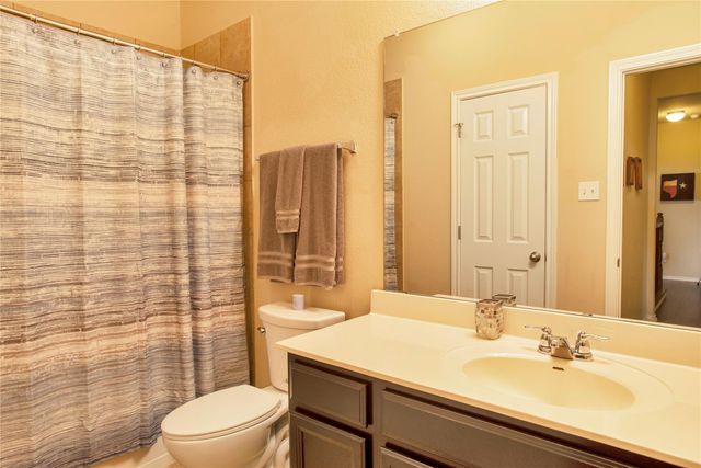 2105 Town Centre DR 48, Round Rock, TX 78664