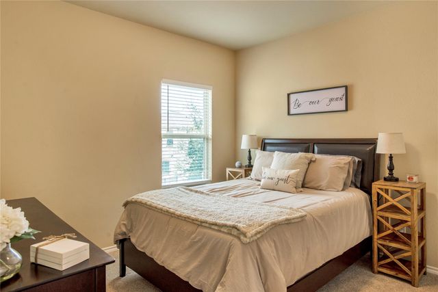 2105 Town Centre DR 48, Round Rock, TX 78664