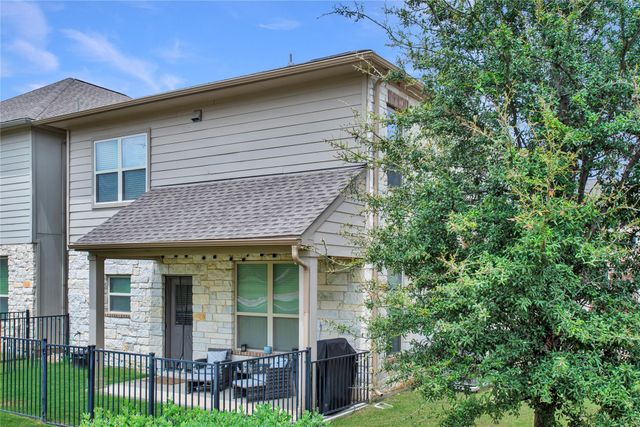 2105 Town Centre DR 48, Round Rock, TX 78664