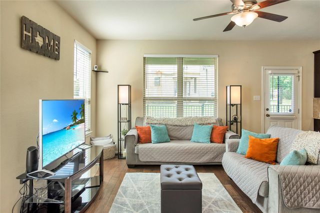 2105 Town Centre DR 48, Round Rock, TX 78664