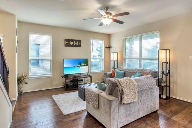 2105 Town Centre DR 48, Round Rock, TX 78664